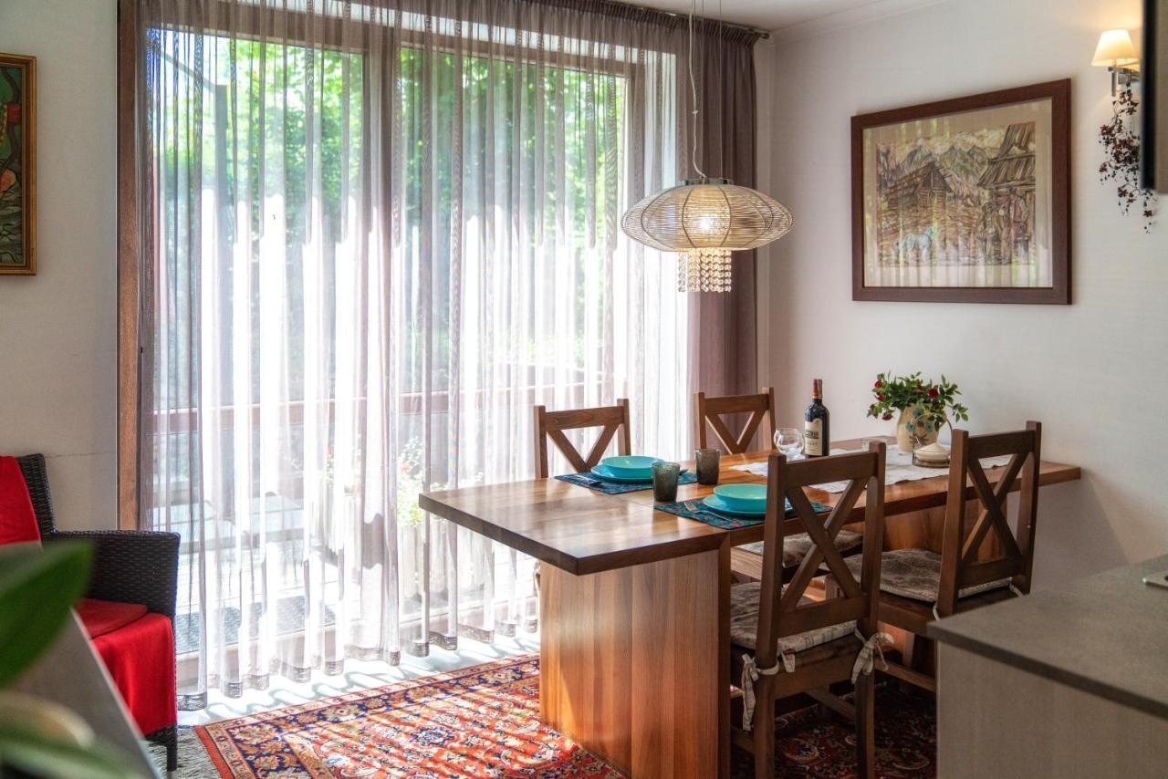 Apartament Toma *